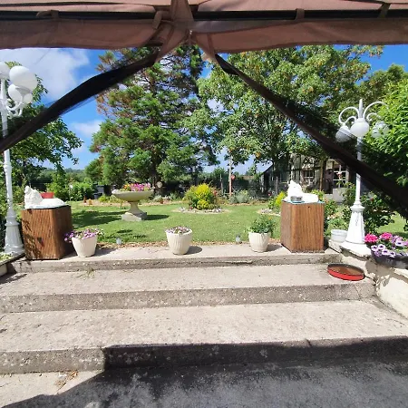 Le Vieux Logis Guest house *